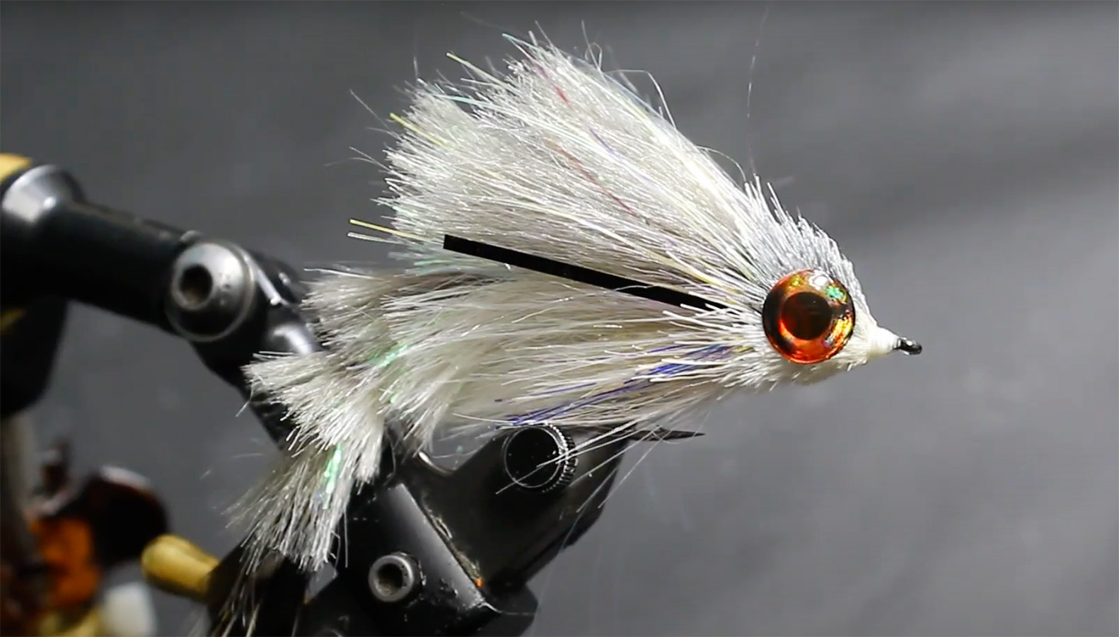 How to Rig for Jigging Streamers